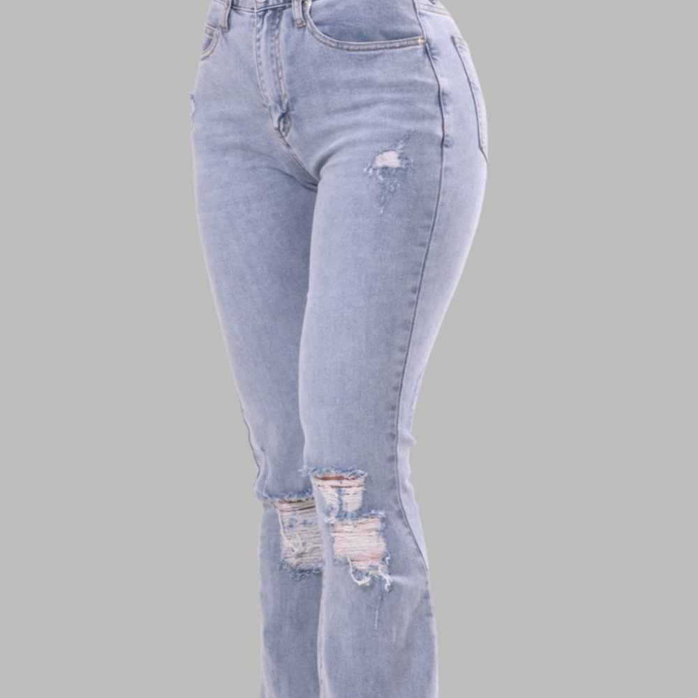 By Egreis Armanda Jeans